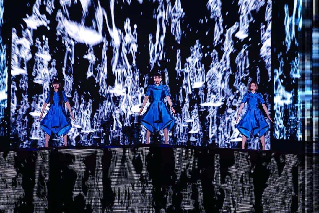 Perfumeさんのインスタグラム写真 - (PerfumeInstagram)「「Perfume 8th Tour 2020 “P Cubed” in Dome」昨日の #WOWOW での放送ご覧いただいたみなさま、ありがとうございました✨﻿ ﻿ Sending everyone love today. 💕 Enjoy a few photos from the #PCubed tour! #prfm ﻿ 📸 Yosuke KAMIYAMA」3月30日 4時34分 - prfm_official