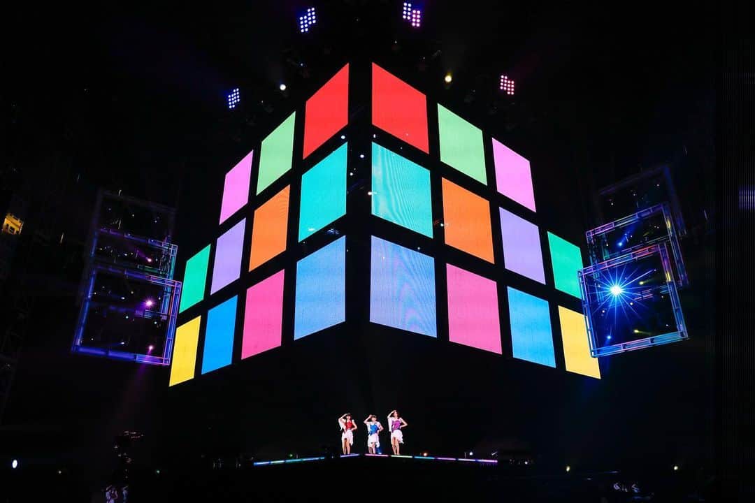 Perfumeさんのインスタグラム写真 - (PerfumeInstagram)「「Perfume 8th Tour 2020 “P Cubed” in Dome」昨日の #WOWOW での放送ご覧いただいたみなさま、ありがとうございました✨﻿ ﻿ Sending everyone love today. 💕 Enjoy a few photos from the #PCubed tour! #prfm ﻿ 📸 Yosuke KAMIYAMA」3月30日 4時34分 - prfm_official