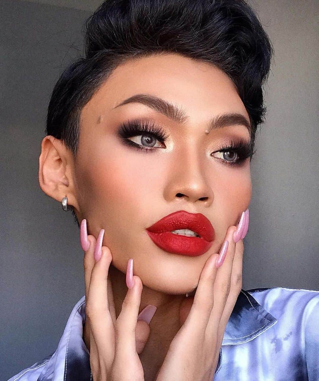 Kylie Cosmeticsさんのインスタグラム写真 - (Kylie CosmeticsInstagram)「happy sunday! ☀️ we love seeing your makeup looks! 💕 be sure to tag us and use #kyliecosmetics for a chance to be reposted ✨」3月30日 5時04分 - kyliecosmetics