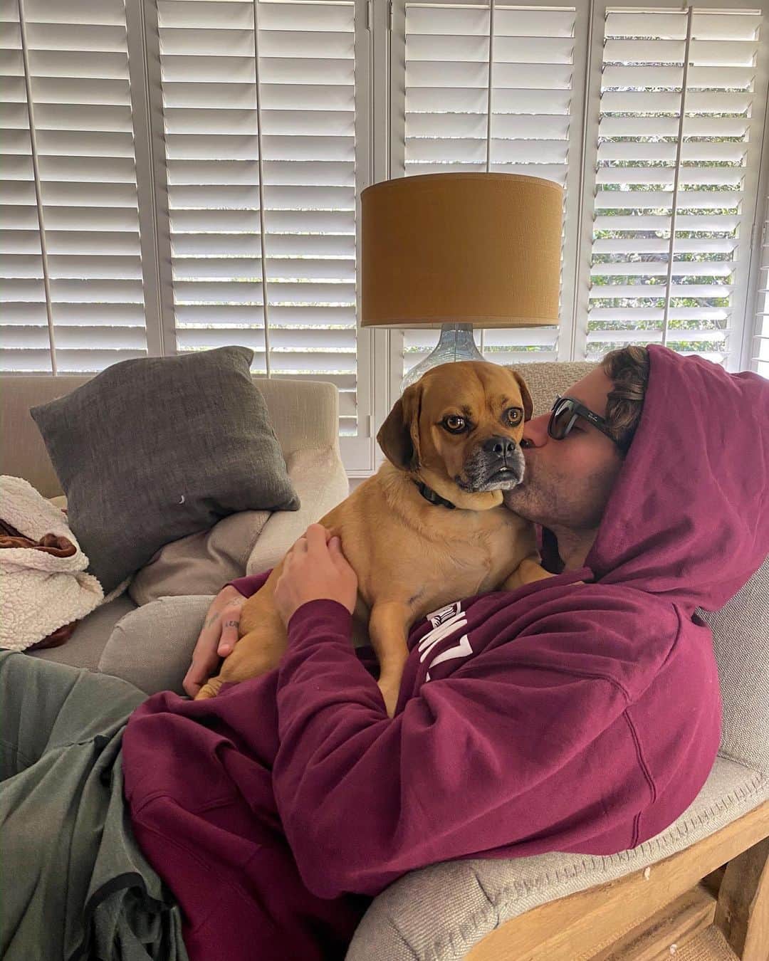 ブロディ・ジェンナーのインスタグラム：「No such thing as social distancing when I’m with this little angel. 🐶❤️」