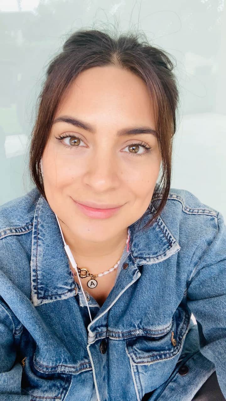 Ana Brenda Contrerasのインスタグラム：「Si puedes #quedateencasa」