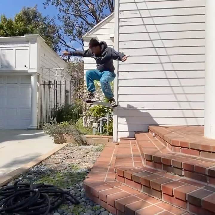 スラッシャーのインスタグラム：「🗣 FRANKTIME 📲 @erickoston joins the Virtual Hangout with @streethandle 👃🏽」