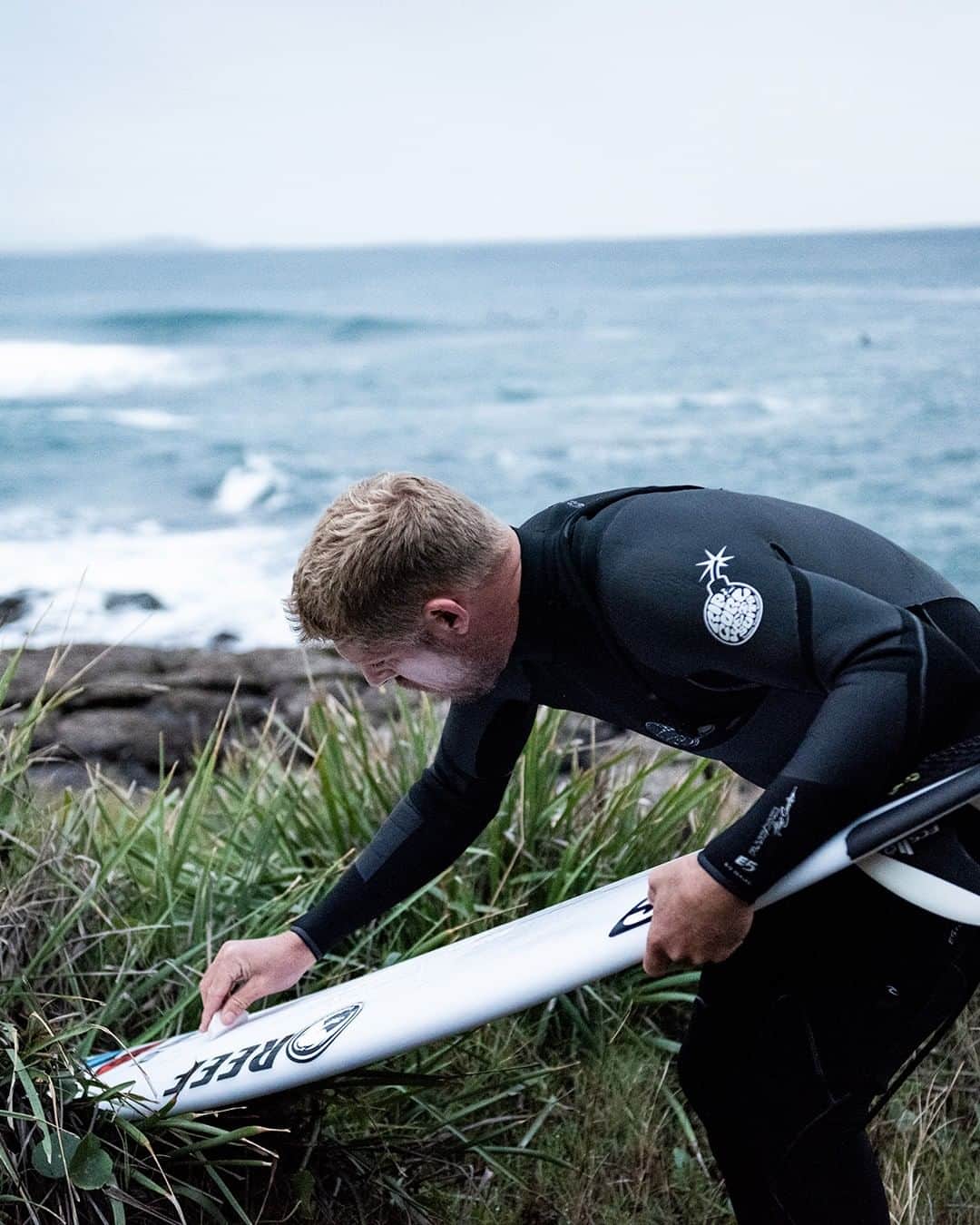 Rip Curl Australiaさんのインスタグラム写真 - (Rip Curl AustraliaInstagram)「@mfanno, suited up in the #Flashbomb Heat Seeker, the wetsuit you want, if you want to be warm. Trust Mick. ⁠ ⁠ PSA: Don't forget to tune in for the first dose of Mick Fanning Week hitting your screen at 1pm... #MickWeek」3月30日 6時50分 - ripcurl_aus