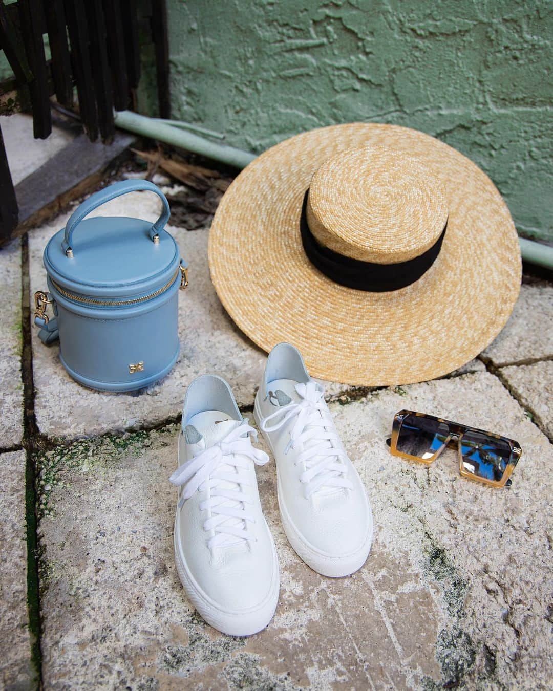 サムエデルマンのインスタグラム：「All the essentials #SamEdelman」