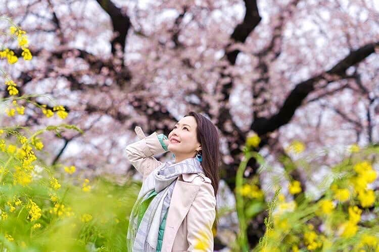 吉山りささんのインスタグラム写真 - (吉山りさInstagram)「おはようございます🌸 ✨ 菜の花見ると 食べたくなるのは 私だけ？🤭💕 ✨ 🌷 🌸 ❄ 😍 🍴( ¨̮ )💬💕 #吉山りさ #フリーモデル  #フリーランスモデル #me #instagood #instalike  #instapic  #アラフォーママ #モデル #写真 #instamodel #model #Japanese #40代 #happy #温泉 #温泉ソムリエ #お酒 #温泉モデル #温泉女子 #🌸 #桜雪 #ポートレート  #カメラマン さん素敵なお写真ありがとうございました✨ #撮影モデル #個撮 #個人撮影  #camera #portrait #photography  食いしん坊バンザーイ💗 🌸  引き続き、お仕事のご依頼お待ちしております☺️✨」3月30日 7時02分 - oreorerisa