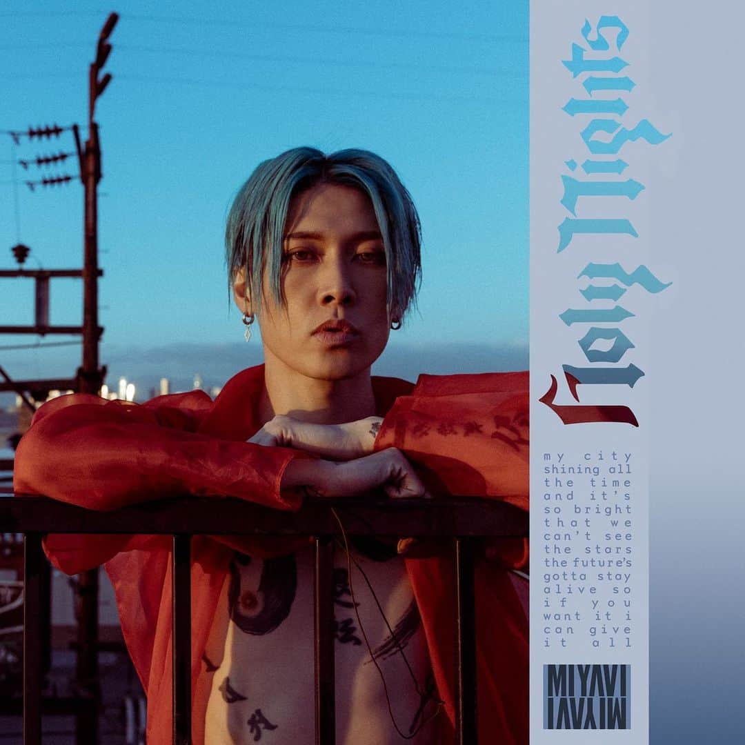 MIYAVI（石原貴雅）さんのインスタグラム写真 - (MIYAVI（石原貴雅）Instagram)「Holy Nights Limited Edition A CD - BACK OF ALBUM ARTWORK REVEAL 👀 ✨ . 4月22日発売ニューアルバム『Holy Nights』 アルバムカバー3種、解禁‼️＆収録楽曲リスト公開‼️ . さらにUNIVERSAL MUSIC STORE限定盤のクラッチバッグ画像公開！ . 新曲「Bang!」は以下のWEBサイトで聴けるのでぜひ、ご覧ください⬇️ https://umj.lnk.to/miyavi_hnPR . The 3 types of album covers and the tracklist  for the new album “Holy Nights” coming out on April 22 have been revealed! . Moreover, the image of clutch bag coming with the UNIVERSAL MUSIC STORE exclusive edition has also been unveiled! . The new song “Bang!” is available for listening on the following websites, so be sure to listen to it! https://umj.lnk.to/miyavi_hnPR . 新曲「Bang!」に対して、MIYAVIは 「何かが、はじまる。2020年、東京。ずっと未来だと思っていた景色が、今、僕たちの目の前にやってきています。節目でもあるこの年から、この先、2030年、2050年に向けて僕たちが、何を提唱し、実行していけるか。テクノロジーの進化とともに、僕たち人間もアップデートしていかなくちゃいけない時代になってきていると感じています。未来のためのテクノロジーの在り方。垣根や壁を壊し、人と人をつなげる。気持ちを伝える。テクノロジーも音楽やアートも、そこにこそ存在意義があるのかもしれません。 . 今回の楽曲は、楽天、三木谷氏の開拓者、挑戦者としてのスピリットに強く共鳴して書かせていただきました。 . 夢物語と言われようと、誰に笑われようと、かまわない。 . “A future only a believer gets to see (信じるものだけが見える未来), A place where we unite (僕たちがつながる世界)” . さあ、はじまります！」とコメント。 . 『Holy Nights』収録楽曲 01.Holy Nights (Intro) 02.Need for Speed	 03.Holy Nights 04.Bang! 05.Heaven is A Place On Earth 06.Danger Danger 07.TOKIO 08.Tomaranai ha-ha  09.Perfect Storm (feat. Amber Liu) 10.Live To Dream (feat. FÄIS)  11.Hands To Hold 12.DAY 1 (Reborn) . @rakuten  @rakuten_official . #MIYAVI #LDH #MYVCREW #HolyNights #Bang #JAPAN #TOUR #2020 #LIVE #Osaka #Sapporo #Nagoya #Fukuoka #Tokyo #大阪 #札幌 #名古屋 #福岡 #東京」3月30日 7時02分 - miyavi_staff