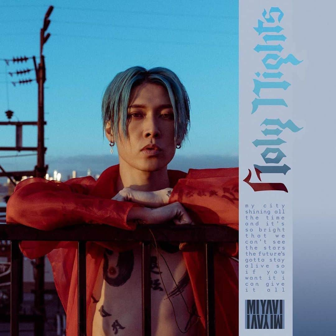 雅-MIYAVI-さんのインスタグラム写真 - (雅-MIYAVI-Instagram)「💫💫#Repost @miyavi_staff ・・・ Holy Nights Limited Edition A CD - BACK OF ALBUM ARTWORK REVEAL 👀 ✨ . 4月22日発売ニューアルバム『Holy Nights』 アルバムカバー3種、解禁‼️＆収録楽曲リスト公開‼️ . さらにUNIVERSAL MUSIC STORE限定盤のクラッチバッグ画像公開！ . 新曲「Bang!」は以下のWEBサイトで聴けるのでぜひ、ご覧ください⬇️ https://umj.lnk.to/miyavi_hnPR . The 3 types of album covers and the tracklist  for the new album “Holy Nights” coming out on April 22 have been revealed! . Moreover, the image of clutch bag coming with the UNIVERSAL MUSIC STORE exclusive edition has also been unveiled! . The new song “Bang!” is available for listening on the following websites, so be sure to listen to it! https://umj.lnk.to/miyavi_hnPR . 新曲「Bang!」に対して、MIYAVIは 「何かが、はじまる。2020年、東京。ずっと未来だと思っていた景色が、今、僕たちの目の前にやってきています。節目でもあるこの年から、この先、2030年、2050年に向けて僕たちが、何を提唱し、実行していけるか。テクノロジーの進化とともに、僕たち人間もアップデートしていかなくちゃいけない時代になってきていると感じています。未来のためのテクノロジーの在り方。垣根や壁を壊し、人と人をつなげる。気持ちを伝える。テクノロジーも音楽やアートも、そこにこそ存在意義があるのかもしれません。 . 今回の楽曲は、楽天、三木谷氏の開拓者、挑戦者としてのスピリットに強く共鳴して書かせていただきました。 . 夢物語と言われようと、誰に笑われようと、かまわない。 . “A future only a believer gets to see (信じるものだけが見える未来), A place where we unite (僕たちがつながる世界)” . さあ、はじまります！」とコメント。 . 『Holy Nights』収録楽曲 01.Holy Nights (Intro) 02.Need for Speed	 03.Holy Nights 04.Bang! 05.Heaven is A Place On Earth 06.Danger Danger 07.TOKIO 08.Tomaranai ha-ha  09.Perfect Storm (feat. Amber Liu) 10.Live To Dream (feat. FÄIS)  11.Hands To Hold 12.DAY 1 (Reborn) . @rakuten  @rakuten_official . #MIYAVI #LDH #MYVCREW #HolyNights #Bang #JAPAN #TOUR #2020 #LIVE #Osaka #Sapporo #Nagoya #Fukuoka #Tokyo #大阪 #札幌 #名古屋 #福岡 #東京」3月30日 7時09分 - miyavi_ishihara