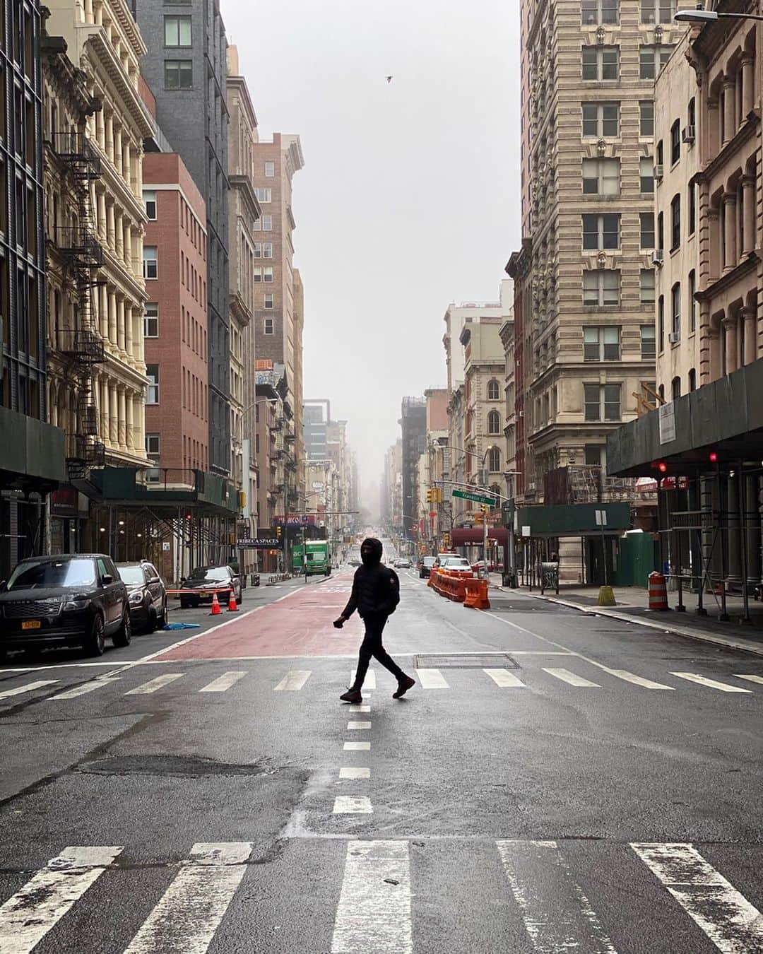 New Yorkさんのインスタグラム写真 - (New YorkInstagram)「Left my apt & went for a short walk. Snapshots with my phone of  New York streets today. Stay In & Stay Safe. ❤️ New York」3月30日 7時44分 - newyork
