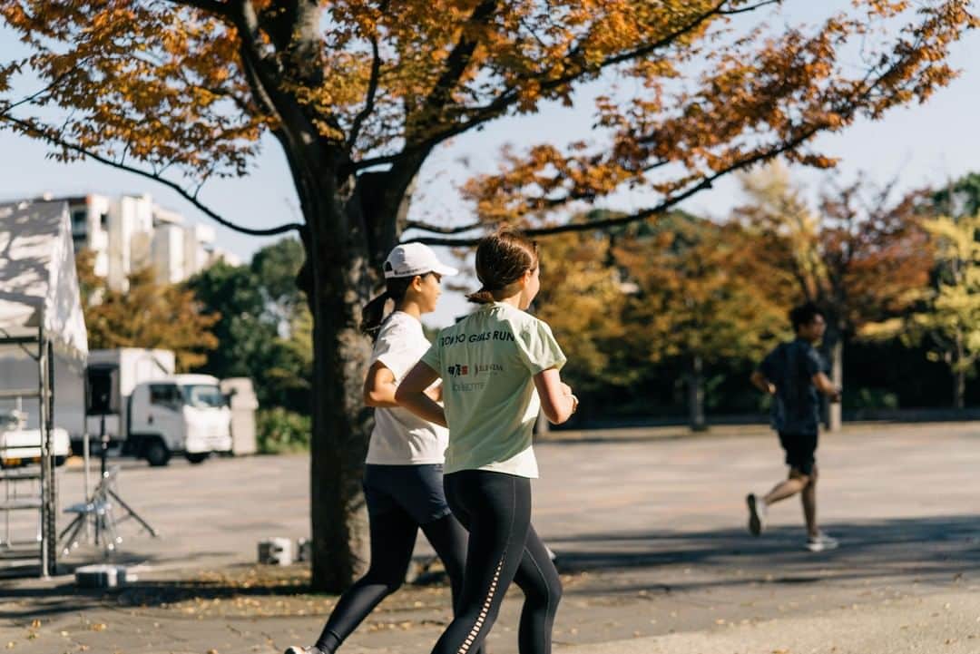 TOKYO GIRLS RUNのインスタグラム：「いろんな場所で走ってみるのもオススメ！住んでいる街に、より詳しくなれるかもしれません #beachme #相模屋 #slendaginza #slenda #アンダーアーマー #tgr #tgc #東京ガールズコレクション #tokyogirlscollection #tokyogirlsrun #marathon #マラソン #sports #healthy #running #instagood #power #スポーツ #diet #ダイエット #ランニング #sportswear #workout #美容 #フルマラソン #ランニング女子 #rungirl #トレーニング #instarunning #健康」