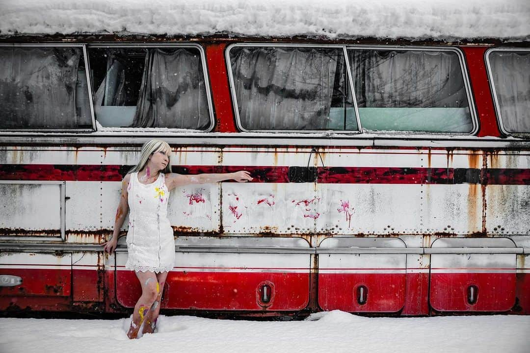 松すみれさんのインスタグラム写真 - (松すみれInstagram)「﻿ ﻿ "雪と朽ちる"﻿ ﻿ ﻿ photo by：YAS. ﻿ model：@omatsudayo ﻿ Location Hokkaido, Japan﻿ ﻿ ﻿ #札幌モデル #被写体 ﻿ #闇月同盟 #廃バス ﻿ #ボディペイント ﻿ #g_o_d_a #dark_infinity ﻿ #dark_moon_alliance ﻿ #kuragaridoumei ﻿ #gallery_of_dark_arts ﻿ #gallery_of_dark_souls ﻿ #emotional_dark_pictures ﻿ #masters_of_darkness ﻿ #souls_hunters #infinity_visual ﻿ #_dark_portraits #human_art ﻿ #creative_portraits ﻿ #dismal_disciples #godsofbando ﻿ #darkgrammar #solv_whispers ﻿ #sombresociety ﻿ #KavansPhotoForge ﻿ #hauntinghumans ﻿ #infinity_undercore ﻿ #theportraitpr0ject ﻿ #thedarkpr0ject ﻿ #themysterypr0ject」3月30日 9時21分 - omatsudayo