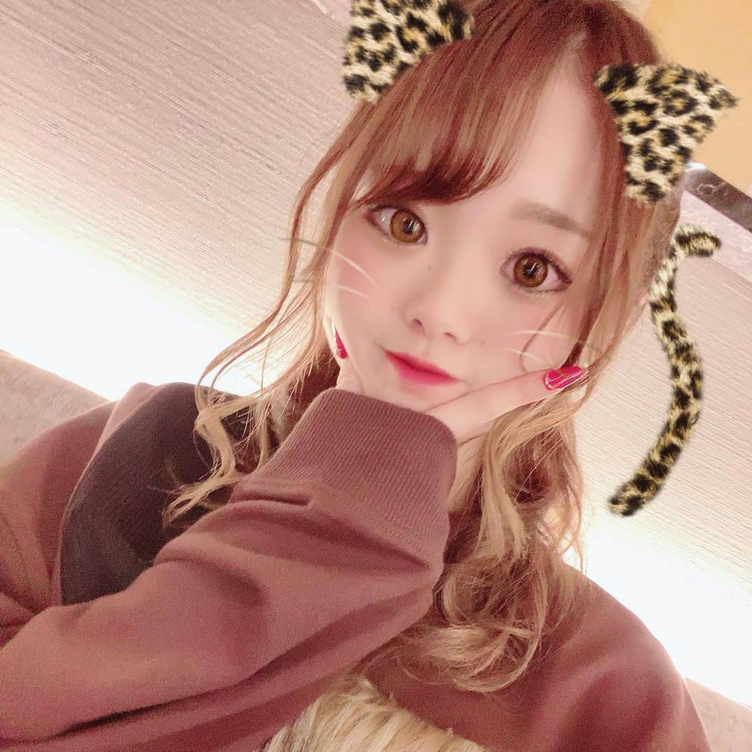 のインスタグラム：「. . 2020.03.30 . コロナ大流行で自粛されてる方が多いと思いますが…。 . 明日 3月31日(火)をもちまして レジャークリエイトグループを そしてNew Everを辞めることとなりました。 . 急なお知らせとなりましたが 少しでも皆さんのお顔見れたら幸せです🥰💕 . 外出しない方が多いと思いますが お待ちしております‼️ . . #中洲 #歌舞伎町  #名古屋 #ミナミ #すすきの #錦 #キャバクラ #ニュークラブ #ラウンジ #ガールズバー #朝キャバ #昼キャバ #朝昼キャバ #キャバ嬢 #ホステス #ポケパラ #ナイツネット #きゃばきゃば #キャバコレ #AV女優 #撮影 #宣材写真 #モデル #ドレス #バリポケ  #ドンペリ #ソウメイ#アルマンド #シャンパン」