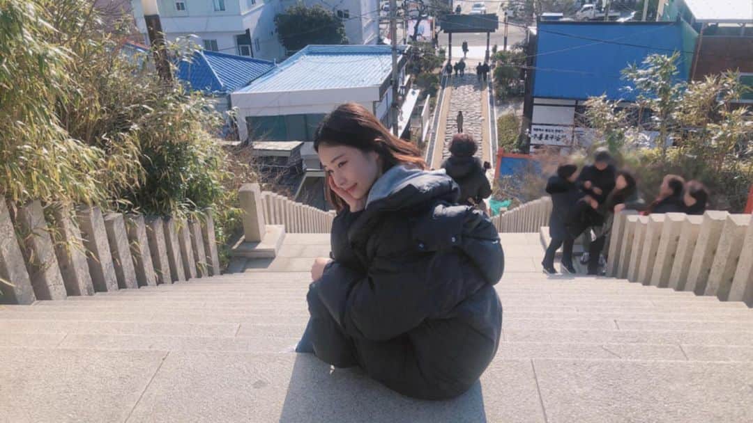 ジナ さんのインスタグラム写真 - (ジナ Instagram)「정연이와 #포항 여행영상 재업로드 되었어요🤪(영상길~게)」3月30日 11時01分 - ji_na_kk