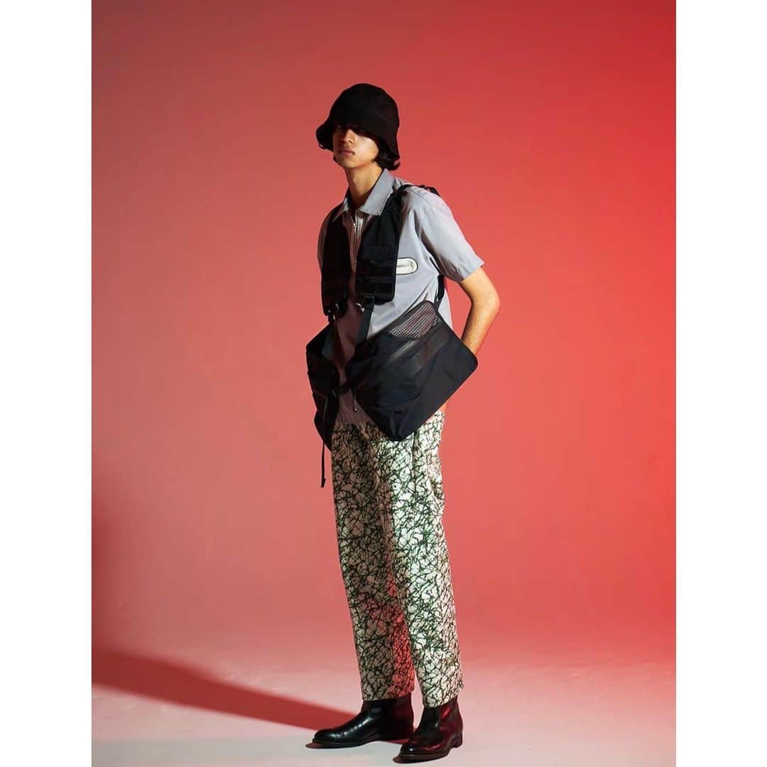 ミーンズワイルのインスタグラム：「[Master piece collaboration]  Split Luggage Vest」