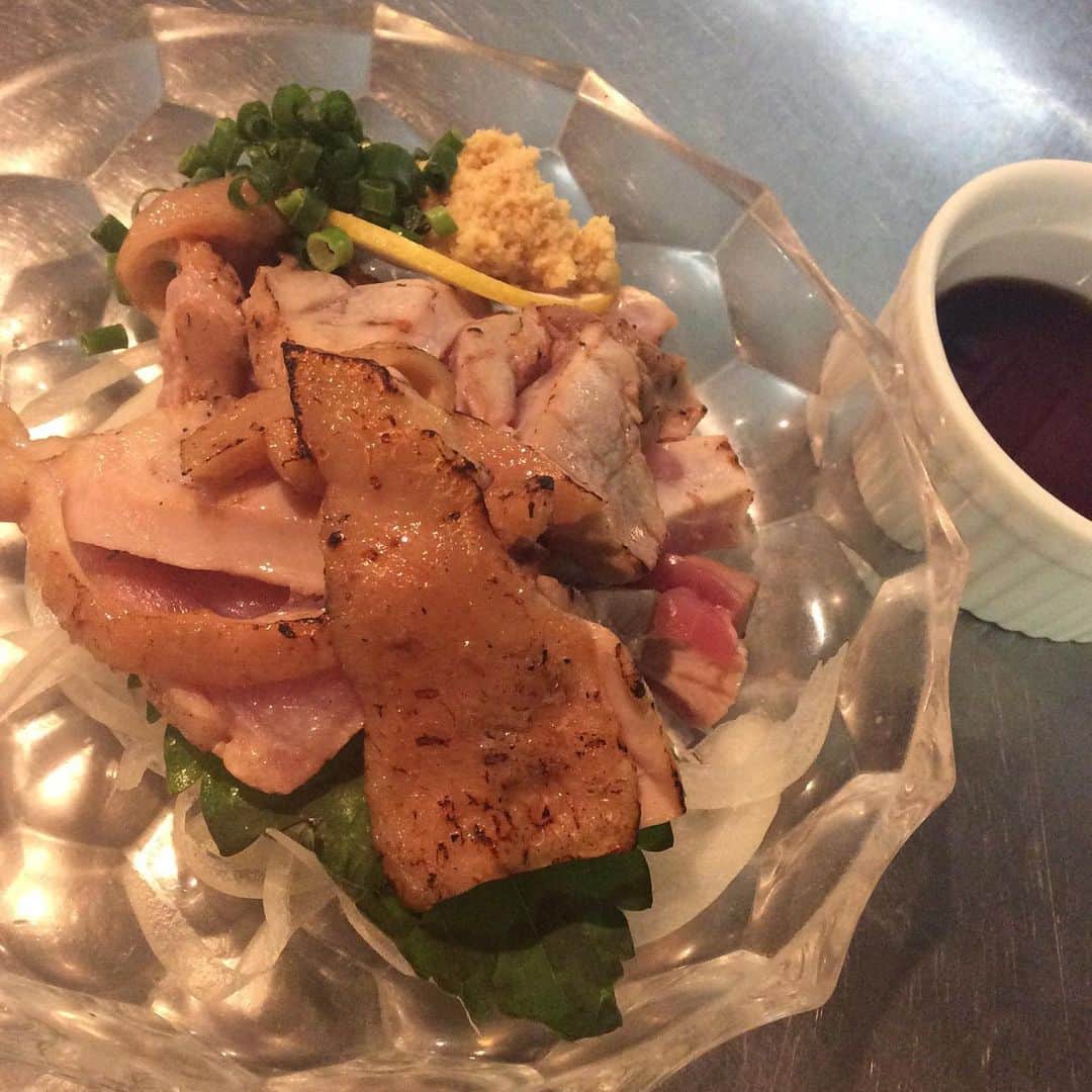 九州うまか　梅田店さんのインスタグラム写真 - (九州うまか　梅田店Instagram)「本日のオススメは鹿児島地鶏の炭火焼きです！ サッと炙ってからお出ししますので口の中で広がる香りをお楽しみくださいませ！ #九州うまか #梅田 #大阪 #大阪居酒屋 #東通り #九州料理 #自然薯 #もつ鍋 #石焼もつ鍋 #Osaka #日本酒 #日本酒女子 # 日本酒好き集合」3月30日 21時11分 - kyushuumakaumeda