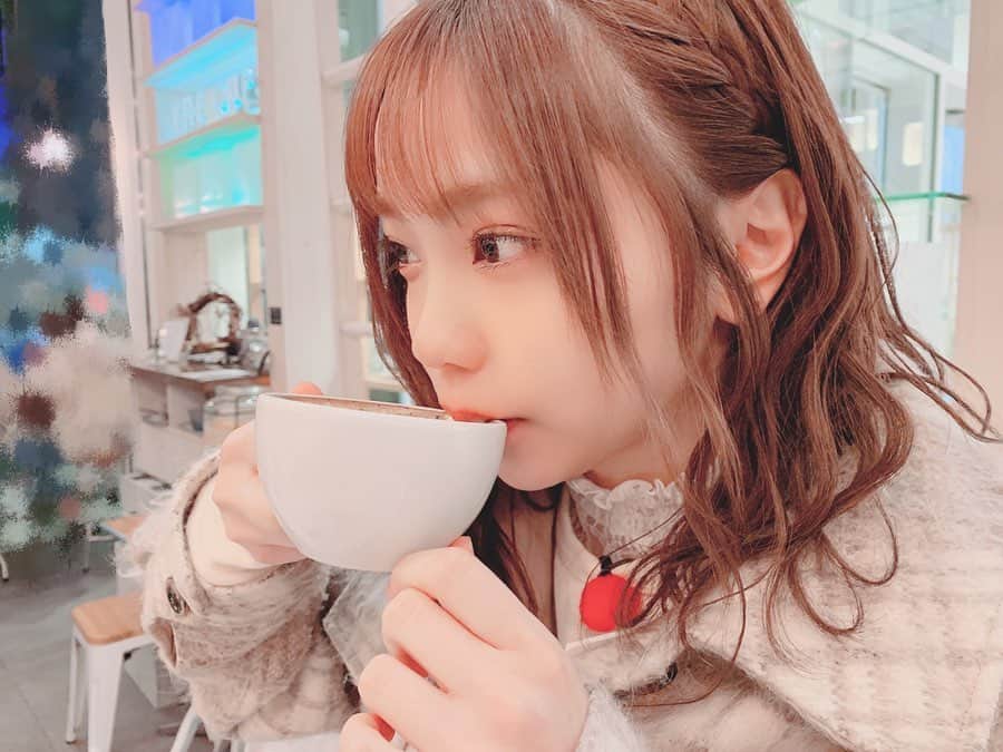 仲村和泉のインスタグラム：「みんな元気ですか？？ . . この前のバズらせますのロケの時に寄ったカフェ☕️ .  #cafe #cafestagram  #thecups #カフェ #名古屋カフェ」