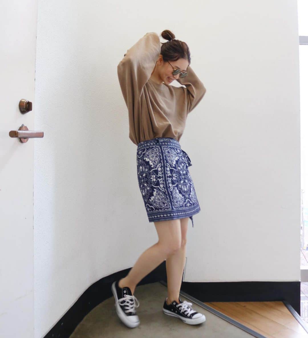 Ungrid staff snapさんのインスタグラム写真 - (Ungrid staff snapInstagram)「. ''ルミネ2大宮店 @eri_koyama_ 153cm'' . ルーズなサイズ感が可愛いスウェットは スカート合わせでミックススタイリングも マッチします🙌🏻✨ . #ビッグルーズリバーススウェット モカ ¥7,150(tax in) . @ungrid_staffsnap #TOPページURLよりチェック✔︎ . アイテム詳細はタグをご覧下さい🏷 . #ungrid #ungrid_staffsnap #ungriddenim #casual #code #styling #staff  #カジュアル #スタッフ #コーデ #スタイリング #スウェット」3月30日 21時25分 - ungrid_staffsnap