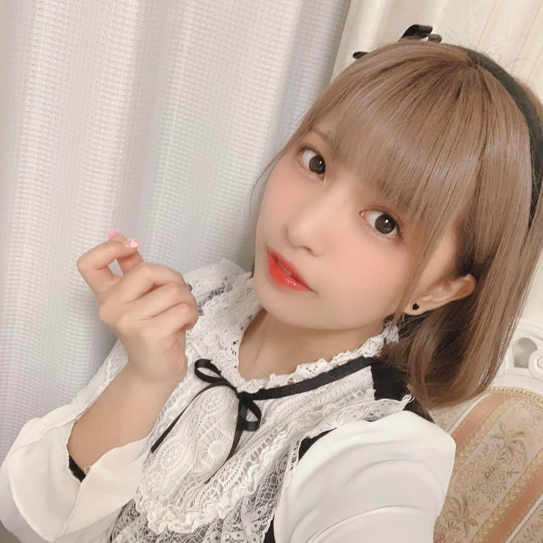 根尾あかりのインスタグラム