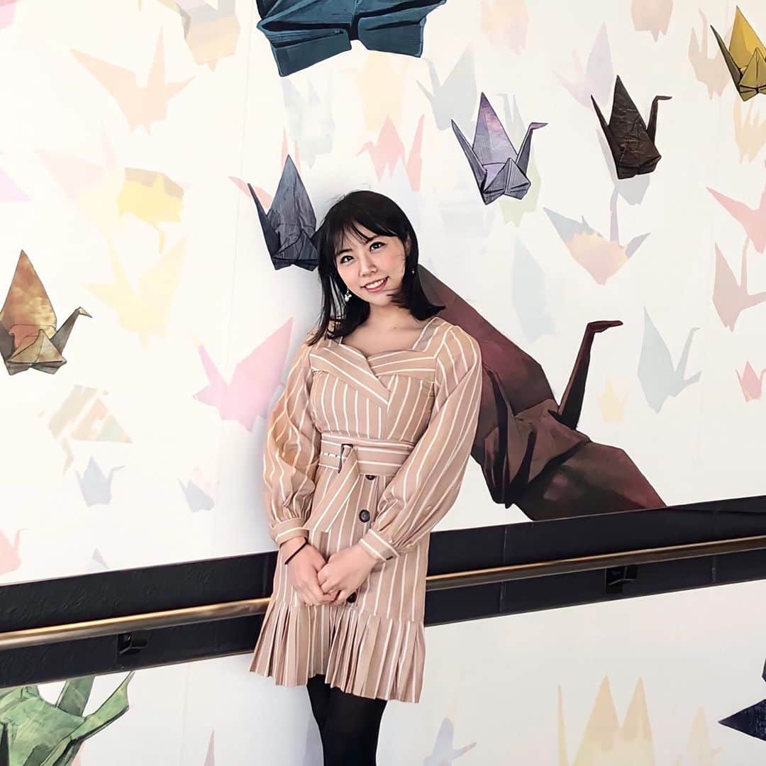 のインスタグラム：「引きこもりすぎてネタがないので﻿ 昔のたくさん引っ張り出して無理矢理投稿する系OLです👩‍💼www﻿ ﻿ 髪の毛切ったけど意外と反応悪くない〜🙆‍♀️﻿ 伸ばすかなやむ！﻿ ﻿ ﻿ #広島#広島観光#原爆ドーム#おりづるタワー#おりづる#旅行#trip#女子旅行#出張#広島旅行#女子旅#follow#followme #japan#japanesehistory #歴史#観光#フリーモデル#レモンサワー#レモン#🍋#cecilmcbee #セシルマクビー #引きこもり #ol」