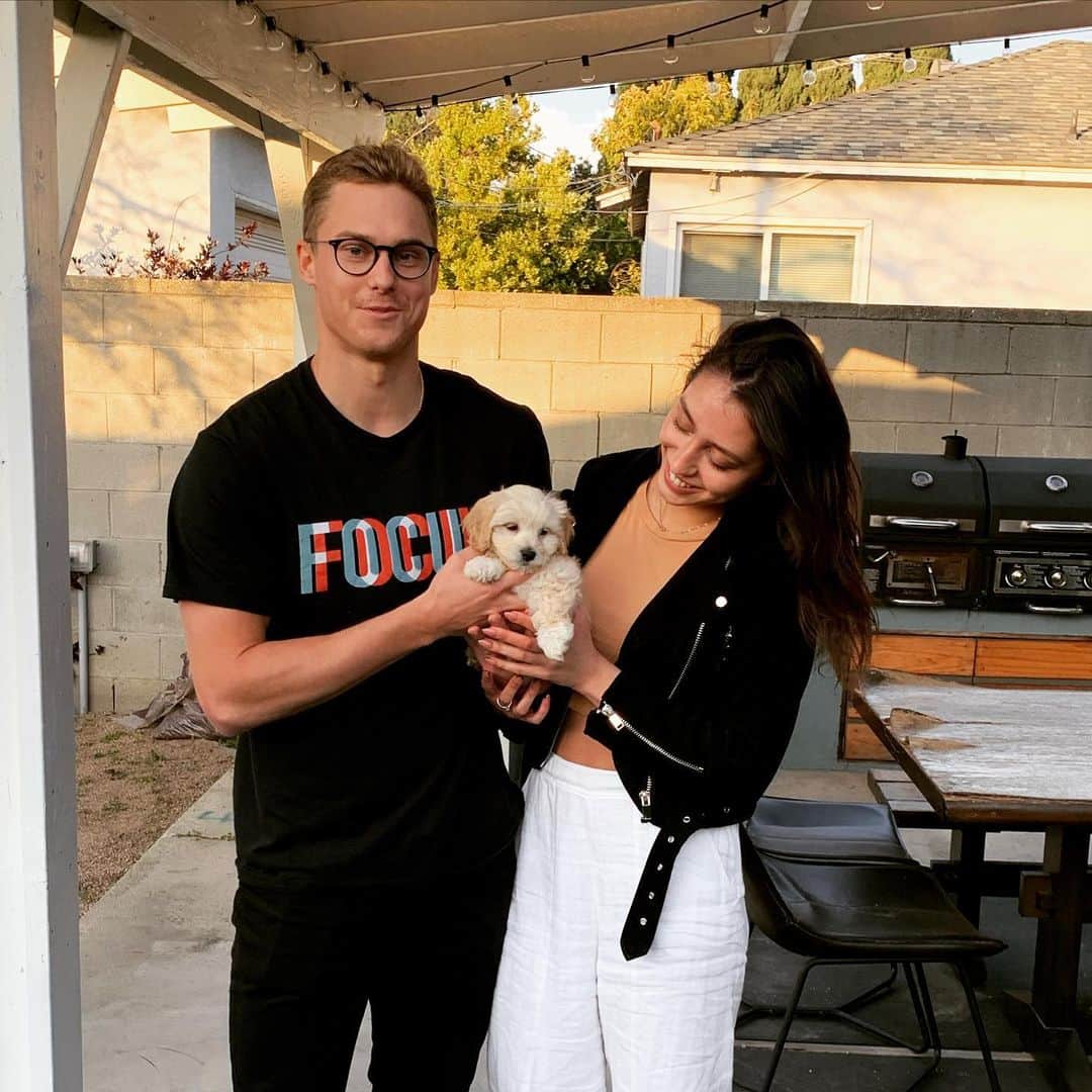 ウラジミール・モロゾフのインスタグラム：「Welcome our new family member. Any name suggestions? Добро пожаловать в семью. Как назвать щеночка?)」