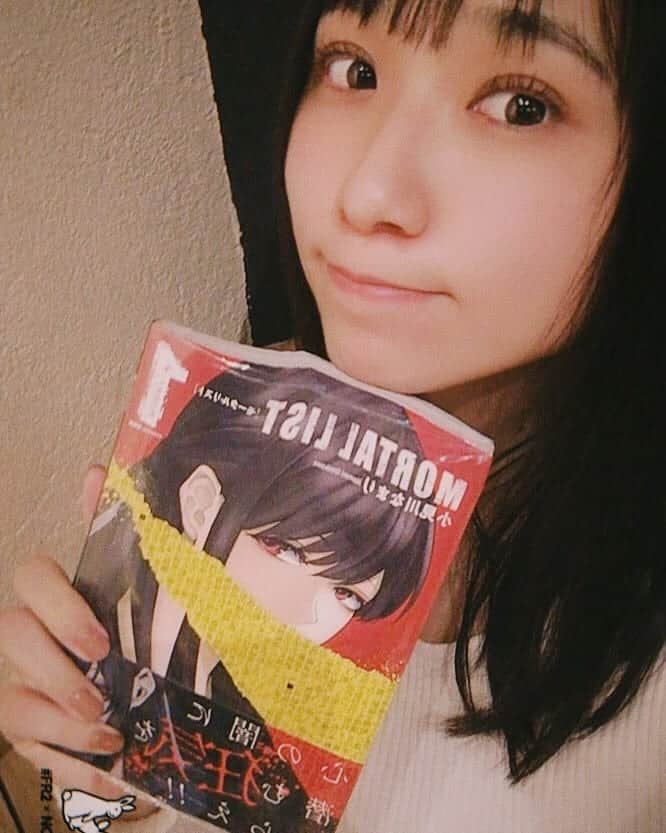 小見川千明さんのインスタグラム写真 - (小見川千明Instagram)「こちらも読みました📖✧︎*。 . #小見川なまり 先生/ #mortallist 第1巻 . . 海外ドラマ廃人としてはとても刺さる内容で、早く続きが読みたいです😳💦 . . Twitterで小見川なまり先生との関係についてご質問を頂きましたが、赤の他人です٩(｡•ω•｡)﻿و笑 . . 詳細はいつもの通りnoteに書きます✐☡ . . . . (1回ちゃんと書いたのだけど、Instagram落ちたからもうイヤになっちゃった。) . (Instagram落ちるの本当にやだー) . . . . . #写真 #photo  #filmcamera #natural  #smile  #filmphotography #film #フィルムカメラ #anime #game #manga #comic #model #被写体 #voiceactor #voiceactress #配音演员 #声優 #Japan #kawaii #kawaiigirl #model #被写体 #小見川千明  #小千姬 #すっぴん」3月30日 15時55分 - chiaki_omigawa