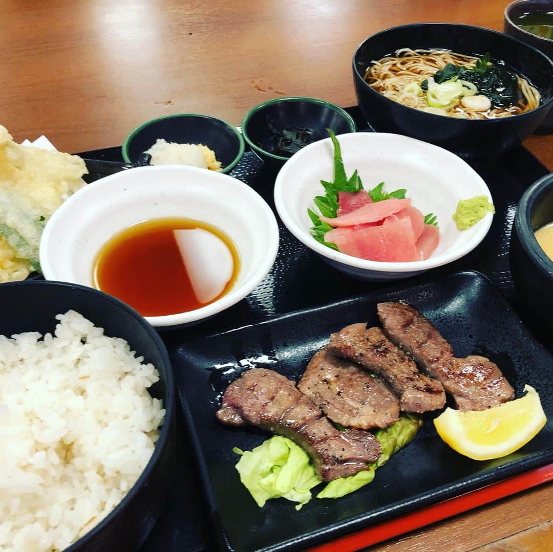 JOJO（ものまね）のグルメインスタ