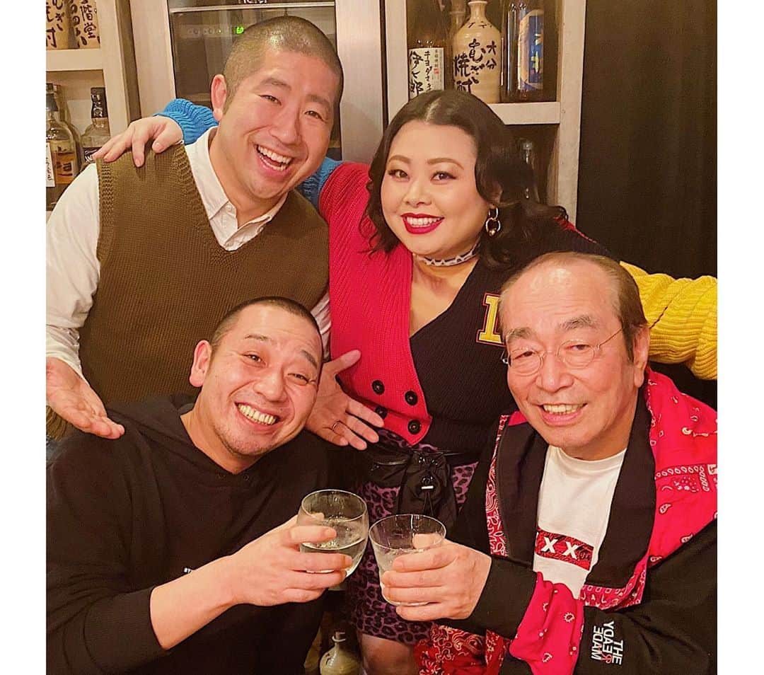 渡辺直美さんのインスタグラム写真 - (渡辺直美Instagram)「子供の頃から憧れている志村さんとコントをご一緒出来て本当に光栄です。 こんな若手の私にも いつも優しくしてくださりありがとうございます。 愛に溢れたカッコいい志村さんが大好きです。」3月30日 17時35分 - watanabenaomi703