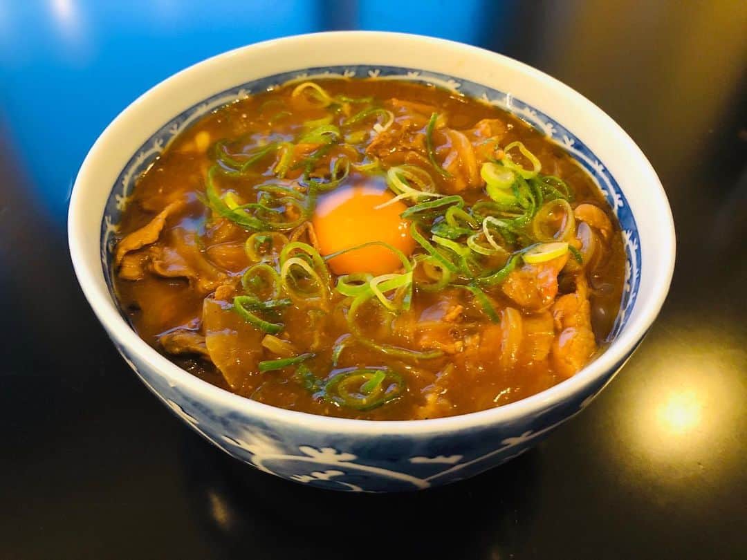 今井翼さんのインスタグラム写真 - (今井翼Instagram)「今日も自宅ご飯を楽しんでます！  昨日の残りのカレーで カレーうどん^_^  我慢続きで皆さんストレス溜まりますよね。 僕も今後の為の我慢をする中、 自炊を楽しんでます！ しっかり手洗いうがいをしましょう！  #カレー今井」3月30日 18時00分 - tsubasaimai_official