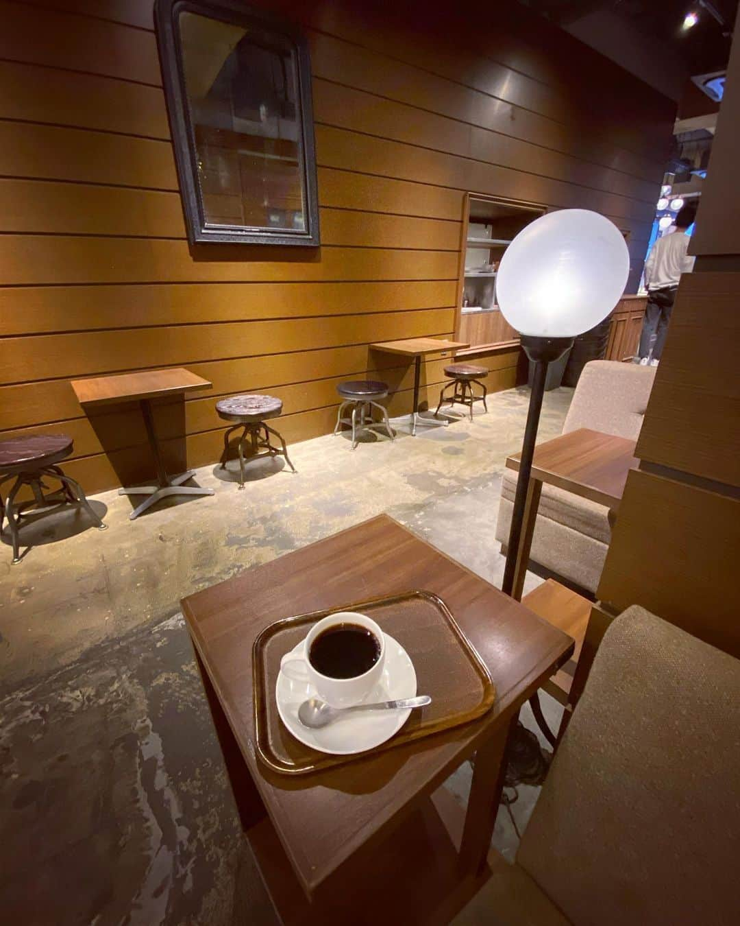 宍戸開さんのインスタグラム写真 - (宍戸開Instagram)「#人いない #ガラガラ #上島珈琲店 #珈琲  #coffeephotography #storyofthecoffee #coffeebreak #coffeecinematography #coffeeoftheday #ueshimacoffee #black #cupofcoffee #coffeeshop #atmosphere」3月30日 18時05分 - kaishishido