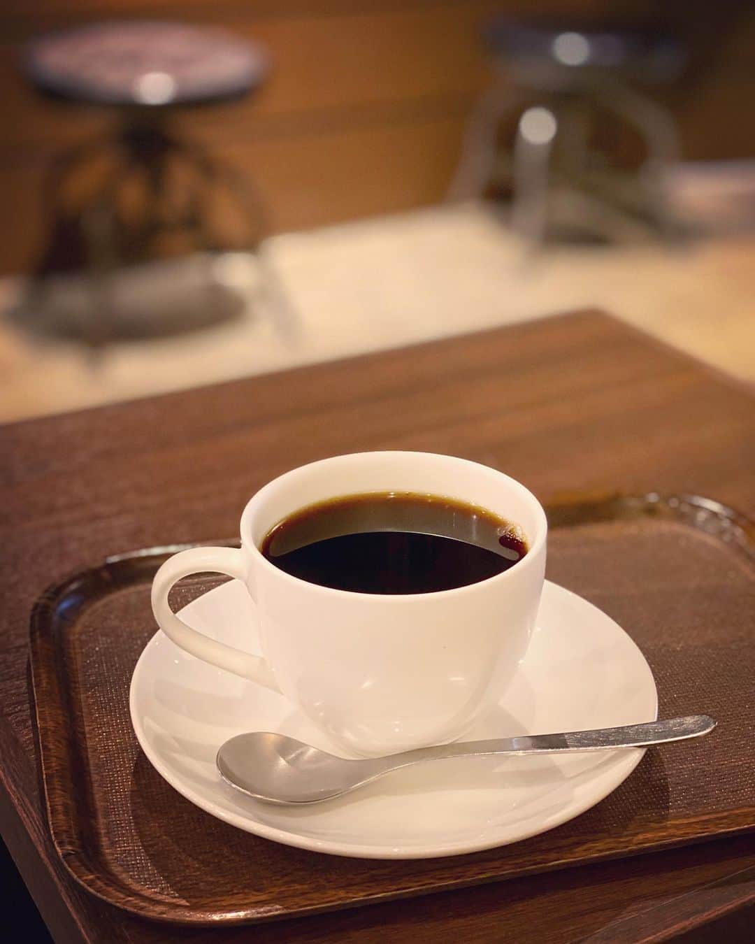 宍戸開さんのインスタグラム写真 - (宍戸開Instagram)「#人いない #ガラガラ #上島珈琲店 #珈琲  #coffeephotography #storyofthecoffee #coffeebreak #coffeecinematography #coffeeoftheday #ueshimacoffee #black #cupofcoffee #coffeeshop #atmosphere」3月30日 18時05分 - kaishishido