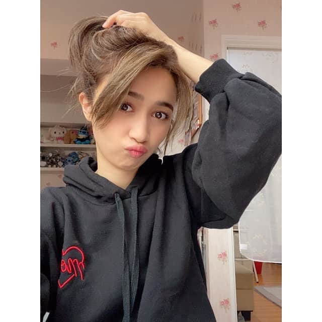 アヤナ・シャハブさんのインスタグラム写真 - (アヤナ・シャハブInstagram)「Hasil #dirumahaja hari ini 🤪🖤 Kalo liat jangan nanggung, liat semua ya wkwkwk」3月30日 18時13分 - ayanashahab