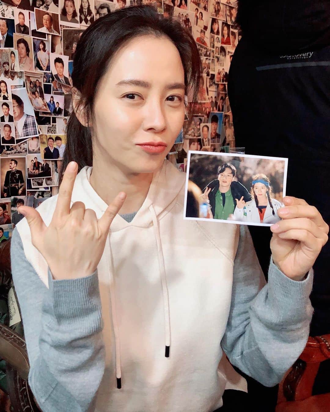 ソン・ジヒョのインスタグラム：「오랜만에 만난 수진이.. ‘구여친클럽’ 사진 발견...📸」