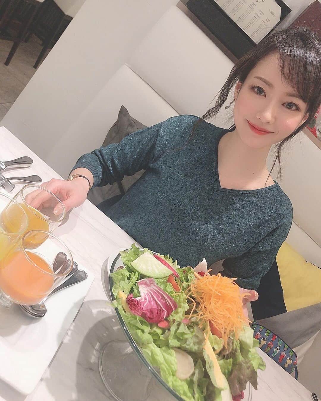 吉山りさのグルメインスタ