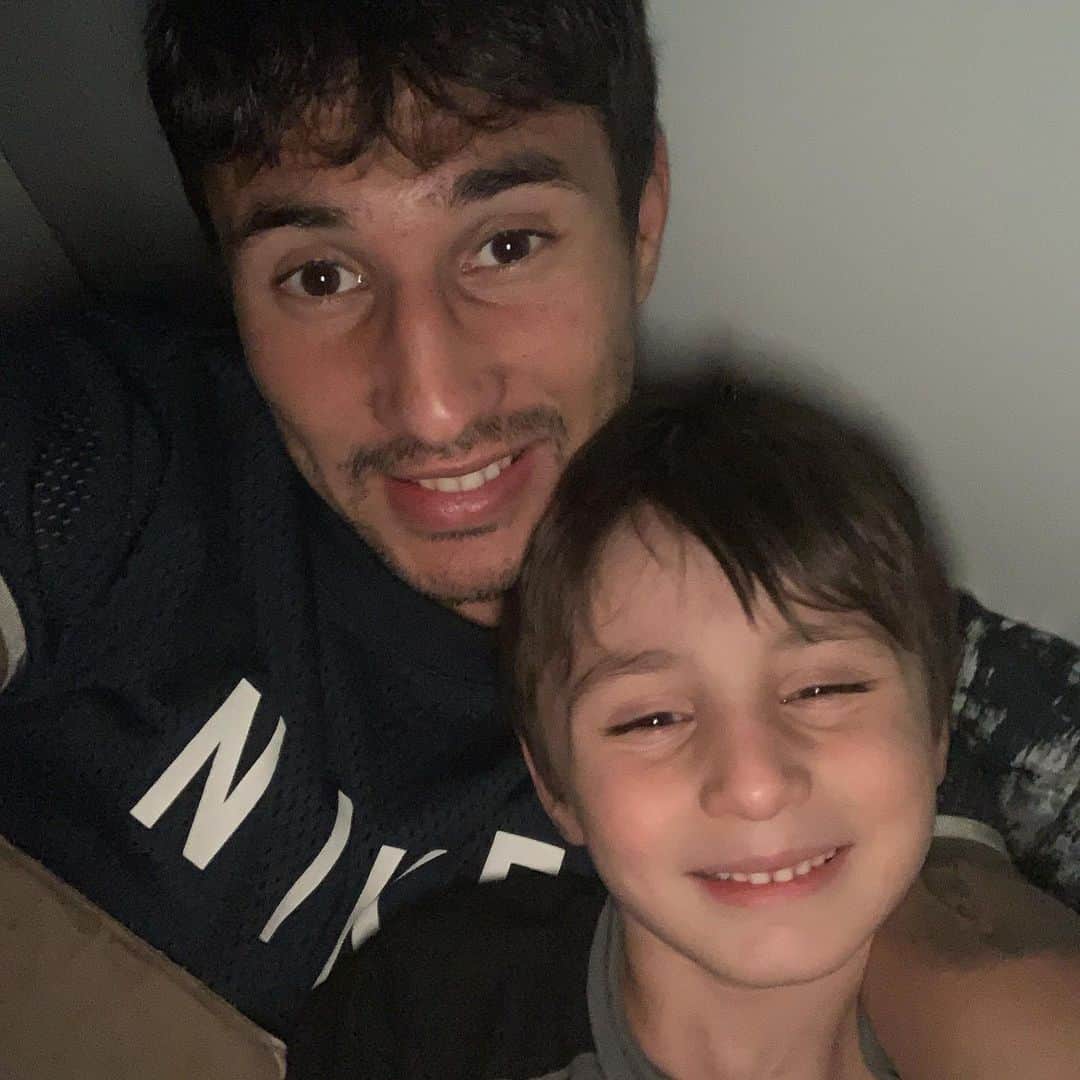 リデル・マトス・サントスのインスタグラム：「Feliz aniversário meu filho,vc é meu maio tesouro ❤️ que Deus te abençoe sempre e te dê muita saúde.vc é meu orgulho meu filho.🙏🏻🙏🏻」