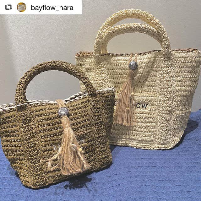 narafamily | ならファミリーさんのインスタグラム写真 - (narafamily | ならファミリーInstagram)「BAYFLOW（2F）ならファミリー店 . 【New Arrival】 . 新作のベイフロートートバッグが 入荷いたしました☺️🌼✨ . . ▶20Sペーパータックロゴ ￥3,200+tax(Sサイズ) ￥3,600+tax(Mサイズ) ￥3,900+tax(Lサイズ) . 写真は、 左側がSサイズで右側がMサイズです！ 今からの時期にぴったりのデザインで コーディネートに１つ取り入れるだけで 雰囲気が変わるかも？？👀🌟 . . ぜひチェックしてみてください🌈 . . #bayflow #fashion #surf #surfstyle  #ootd #outfit #totebag #spring #paper #bayflowトート #ベイフロー #ならファミリー #サーフ #西海岸 #西海岸スタイル #カリフォルニアスタイル #コーディネート #置き画 #置き画倶楽部 #今日の服 #今日のコーデ #スタイリング #トートバッグ #ベイフロートート #ならファグラム」3月30日 20時04分 - narafa.jp