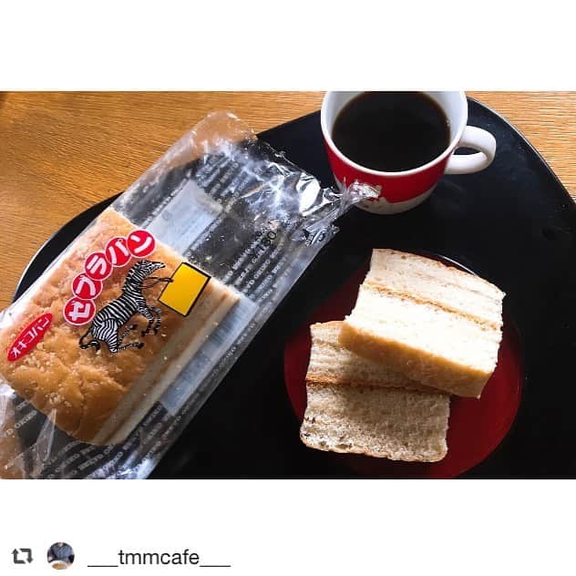 narafamily | ならファミリーさんのインスタグラム写真 - (narafamily | ならファミリーInstagram)「Thank you💕 #repost @___tmmcafe___ . 🍞🦓 ならファミリーのパンコレクションにて！  #地元パン コーナーがありました！ そこで目に留まった、こちら #ゼブラパン 沖縄のパンみたいです。 こちらもお家に帰って #おうちごはん ！ 切ってみるとピーナッツバターが！ 甘さ控えめでおいしかったです🦓 . #ならファミリー #パンコレクション  #パンコレクションなら #ゼブラパン」3月30日 20時18分 - narafa.jp