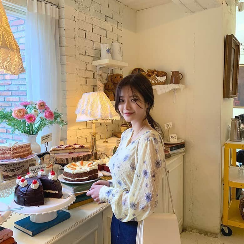 Chuuのインスタグラム：「식사후 케익이나 빵이 생각나는건 저만 그런거 아니죠?👀 달달한게 좋앙❤️😍 #chuuseoul」