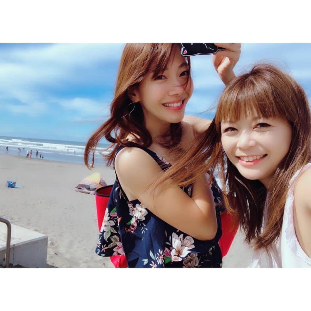 高木沙織さんのインスタグラム写真 - (高木沙織Instagram)「あやぱん👭思い出写真。 あやぱんとは不思議な縁で…… •同い年 •小さい頃、同じフィットネス施設にいた •前職の職場が近かった •近所に住んでいた 今までにもどこかですれ違っていた気がする。 けど、出会いは大人になってからです。 * 私の気持ちになって泣いてくれるあやぱん。 たまにおじさんみたいだけど、すごくかわいいあやぱん。 * 大事な大事な友達以上の存在です。 今の土地に引っ越して来なかったら出会えなかったかもしれない、と思うとここに来た意味があるんだと思えます。 * 明日で正式なお引っ越し。 最後の夜🌙 間違えてガスを止めてしまい、水風呂に入りました。 9年分の荷物は半分以下になった。」3月30日 20時24分 - saori_takagi