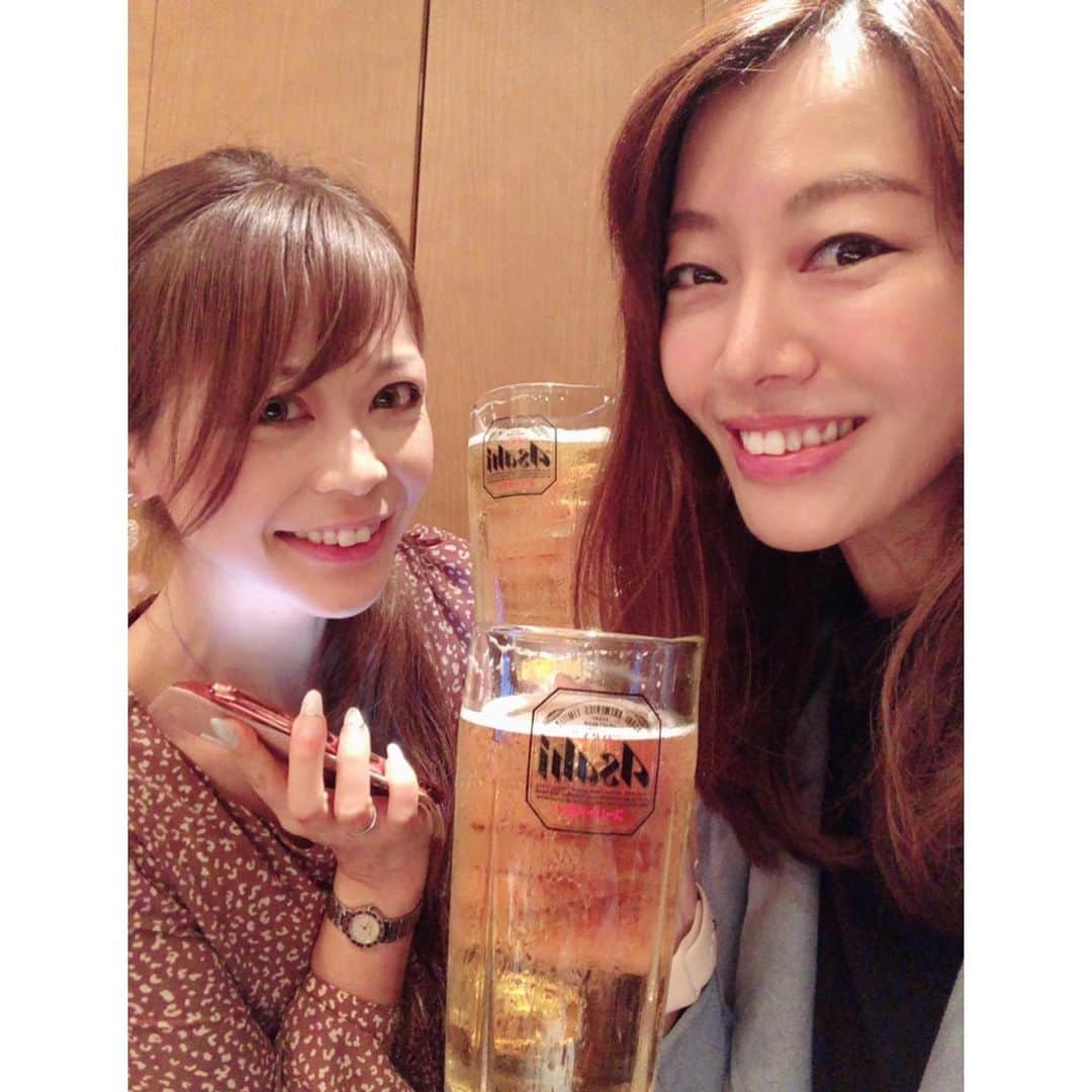高木沙織さんのインスタグラム写真 - (高木沙織Instagram)「あやぱん👭思い出写真。 あやぱんとは不思議な縁で…… •同い年 •小さい頃、同じフィットネス施設にいた •前職の職場が近かった •近所に住んでいた 今までにもどこかですれ違っていた気がする。 けど、出会いは大人になってからです。 * 私の気持ちになって泣いてくれるあやぱん。 たまにおじさんみたいだけど、すごくかわいいあやぱん。 * 大事な大事な友達以上の存在です。 今の土地に引っ越して来なかったら出会えなかったかもしれない、と思うとここに来た意味があるんだと思えます。 * 明日で正式なお引っ越し。 最後の夜🌙 間違えてガスを止めてしまい、水風呂に入りました。 9年分の荷物は半分以下になった。」3月30日 20時24分 - saori_takagi