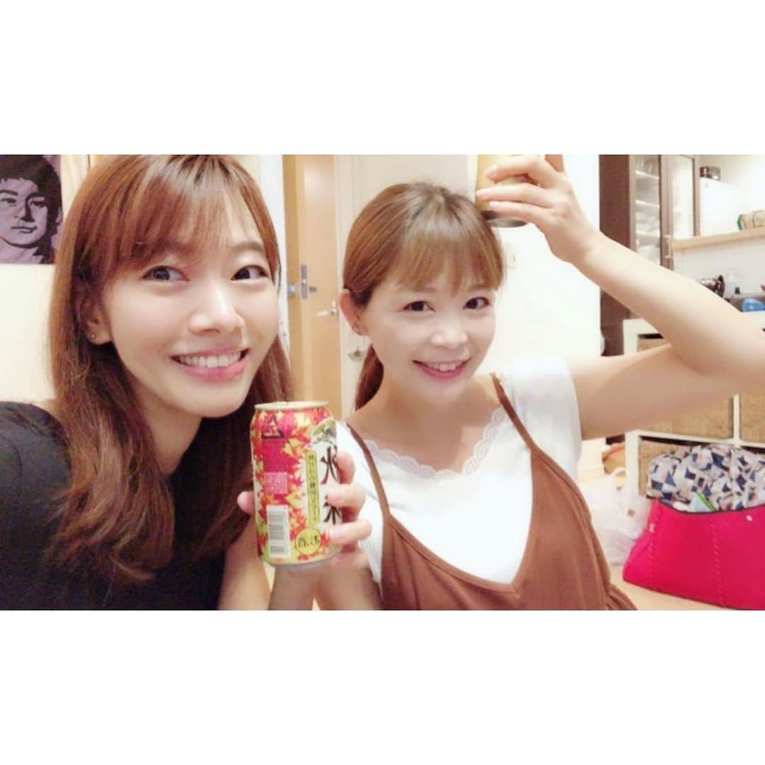 高木沙織さんのインスタグラム写真 - (高木沙織Instagram)「あやぱん👭思い出写真。 あやぱんとは不思議な縁で…… •同い年 •小さい頃、同じフィットネス施設にいた •前職の職場が近かった •近所に住んでいた 今までにもどこかですれ違っていた気がする。 けど、出会いは大人になってからです。 * 私の気持ちになって泣いてくれるあやぱん。 たまにおじさんみたいだけど、すごくかわいいあやぱん。 * 大事な大事な友達以上の存在です。 今の土地に引っ越して来なかったら出会えなかったかもしれない、と思うとここに来た意味があるんだと思えます。 * 明日で正式なお引っ越し。 最後の夜🌙 間違えてガスを止めてしまい、水風呂に入りました。 9年分の荷物は半分以下になった。」3月30日 20時24分 - saori_takagi