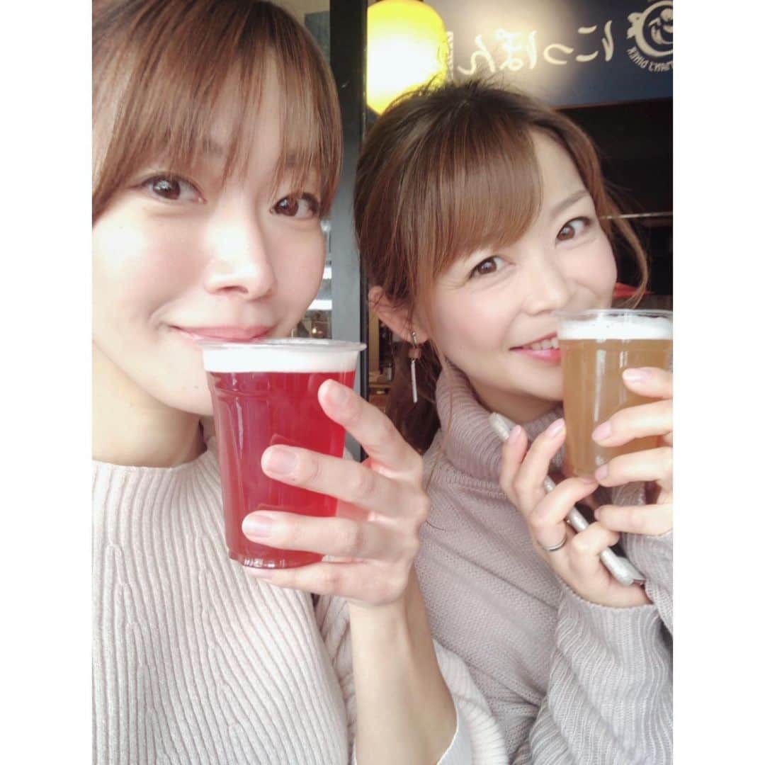 高木沙織さんのインスタグラム写真 - (高木沙織Instagram)「あやぱん👭思い出写真。 あやぱんとは不思議な縁で…… •同い年 •小さい頃、同じフィットネス施設にいた •前職の職場が近かった •近所に住んでいた 今までにもどこかですれ違っていた気がする。 けど、出会いは大人になってからです。 * 私の気持ちになって泣いてくれるあやぱん。 たまにおじさんみたいだけど、すごくかわいいあやぱん。 * 大事な大事な友達以上の存在です。 今の土地に引っ越して来なかったら出会えなかったかもしれない、と思うとここに来た意味があるんだと思えます。 * 明日で正式なお引っ越し。 最後の夜🌙 間違えてガスを止めてしまい、水風呂に入りました。 9年分の荷物は半分以下になった。」3月30日 20時24分 - saori_takagi