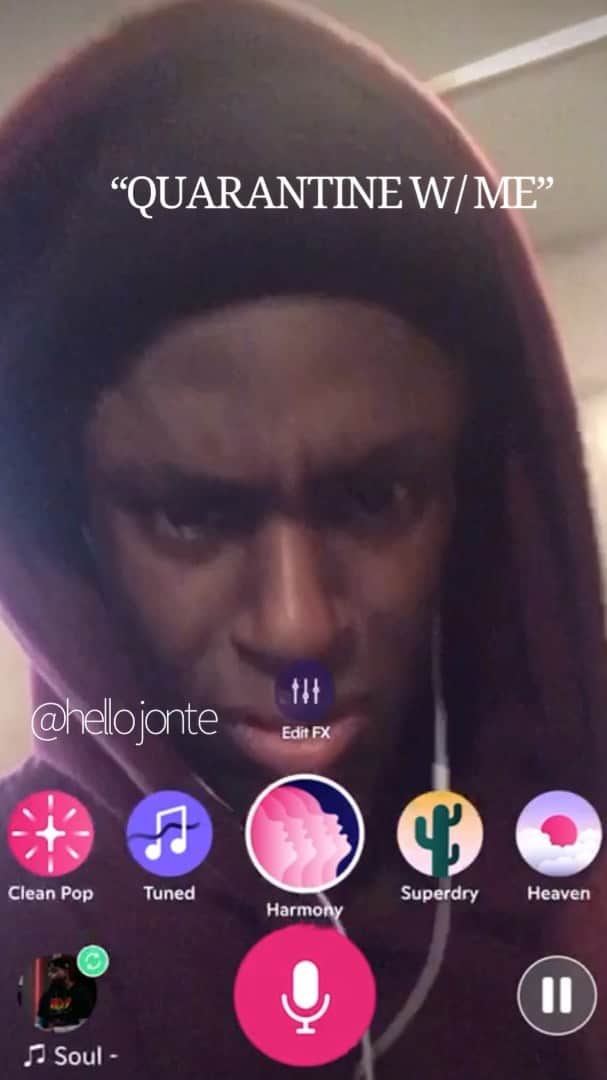 JONTE’のインスタグラム：「Moms got me Playing around & sounding a hot mess on this stupid/fun #voisey app. #quarantine #effect!  Hope everyone is in good health ❤️ 🙏🏿. Stay positive.」