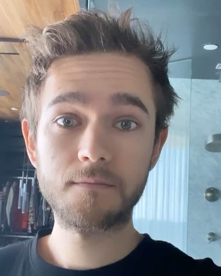 ゼッドのインスタグラム：「little update...」