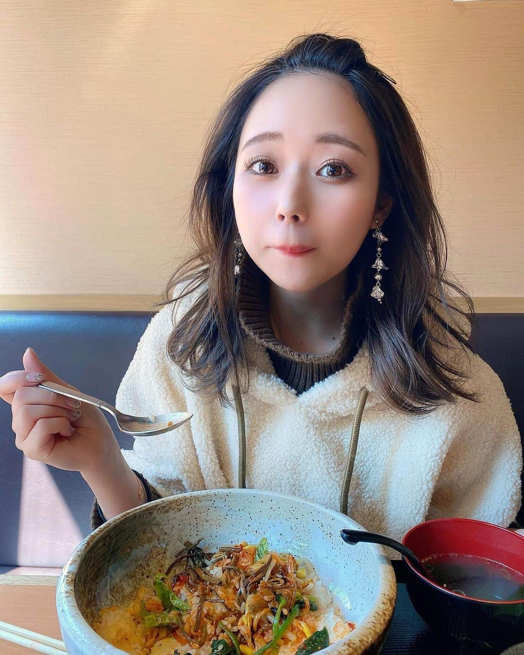 ゆいこ ◡̈♥︎さんのインスタグラム写真 - (ゆいこ ◡̈♥︎Instagram)「⋄﻿ ﻿ ﻿ 最近はなるべく自宅にいるので﻿ 過去写真 🤳﻿ ﻿ ﻿ ﻿ 「普通の日」「何にもない日」が﻿ なんて かけがえのない 素敵な日なのか。﻿ ﻿ きっと更に感じられる日が来る ♥﻿ ﻿ ﻿ まずは 今日を迎えられたことに感謝して、﻿ いっぱい食べて いっぱい笑お 🥰﻿ ﻿ ﻿ ﻿ ﻿ ﻿ #悲しいニュース #こんな時こそ笑顔で #それにしても #困り眉」3月30日 22時41分 - yuiko__h