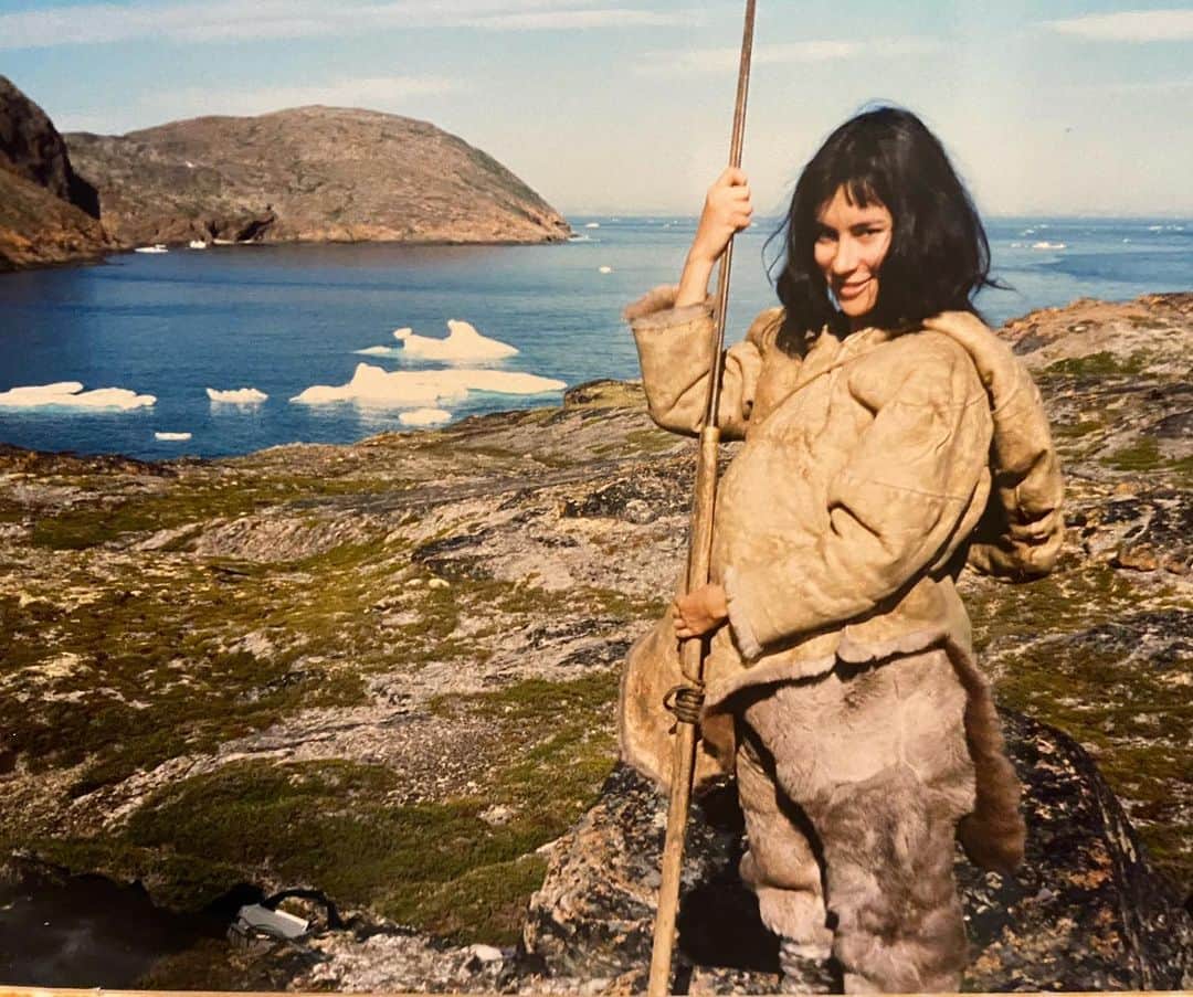 ジェニファー・ティリーさんのインスタグラム写真 - (ジェニファー・ティリーInstagram)「When I was an Inuit... On the set of “Shadow of the Wolf.”」3月30日 22時54分 - jennifertilly