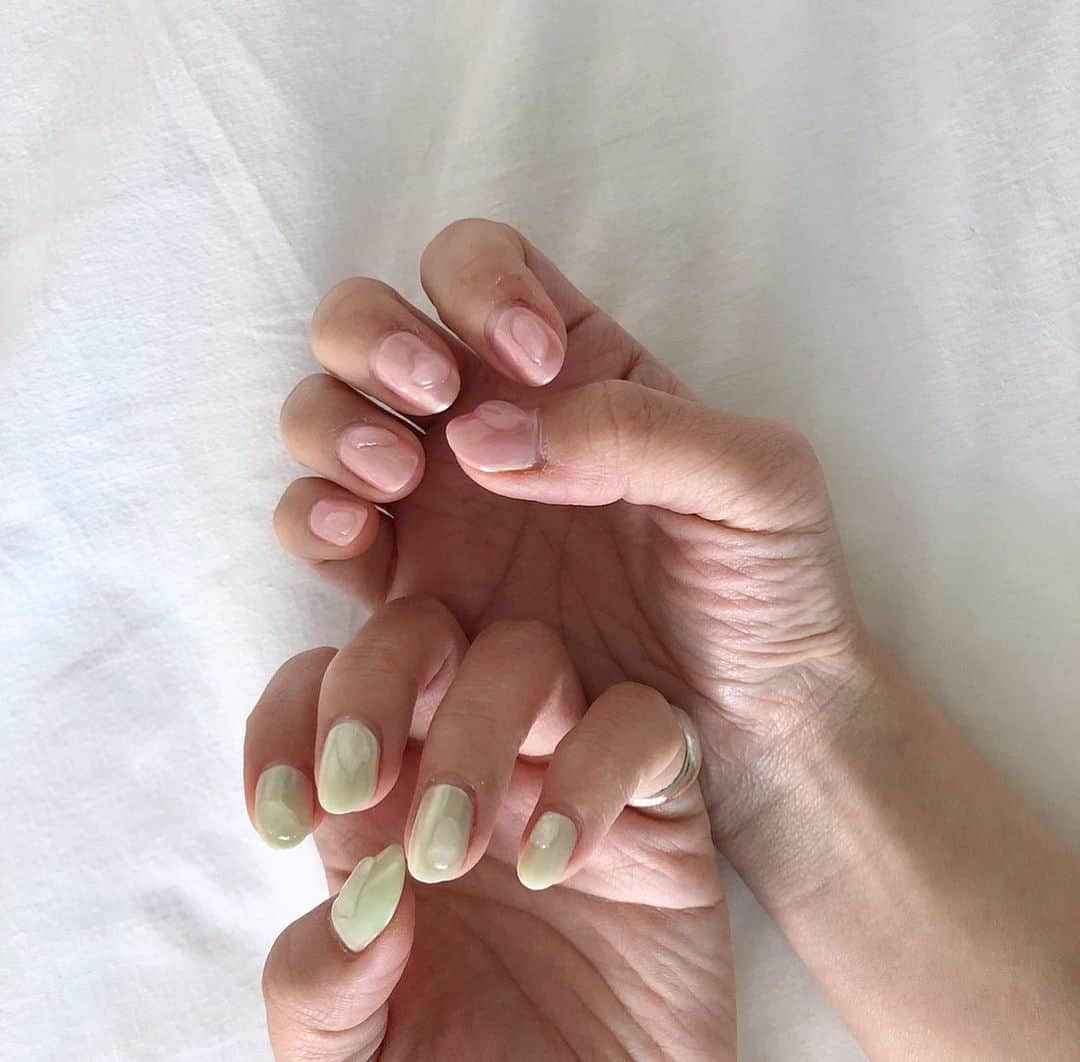 miho uesugiさんのインスタグラム写真 - (miho uesugiInstagram)「今月は、オーロラパウダー🧼🛁 ㅤㅤㅤㅤㅤㅤㅤㅤㅤㅤㅤㅤㅤ  #ponce_nail」3月30日 23時15分 - uepoooning