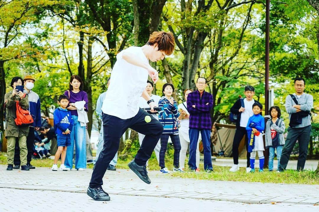 石田太志のインスタグラム：「I performed footbag at Chiba. It was great event and great staff! #footbag #taishiishida #soccer #follow #worldchampion #performance #performer #instagramer #hackysack #japan #chiba #abiko #event @abikoalife」