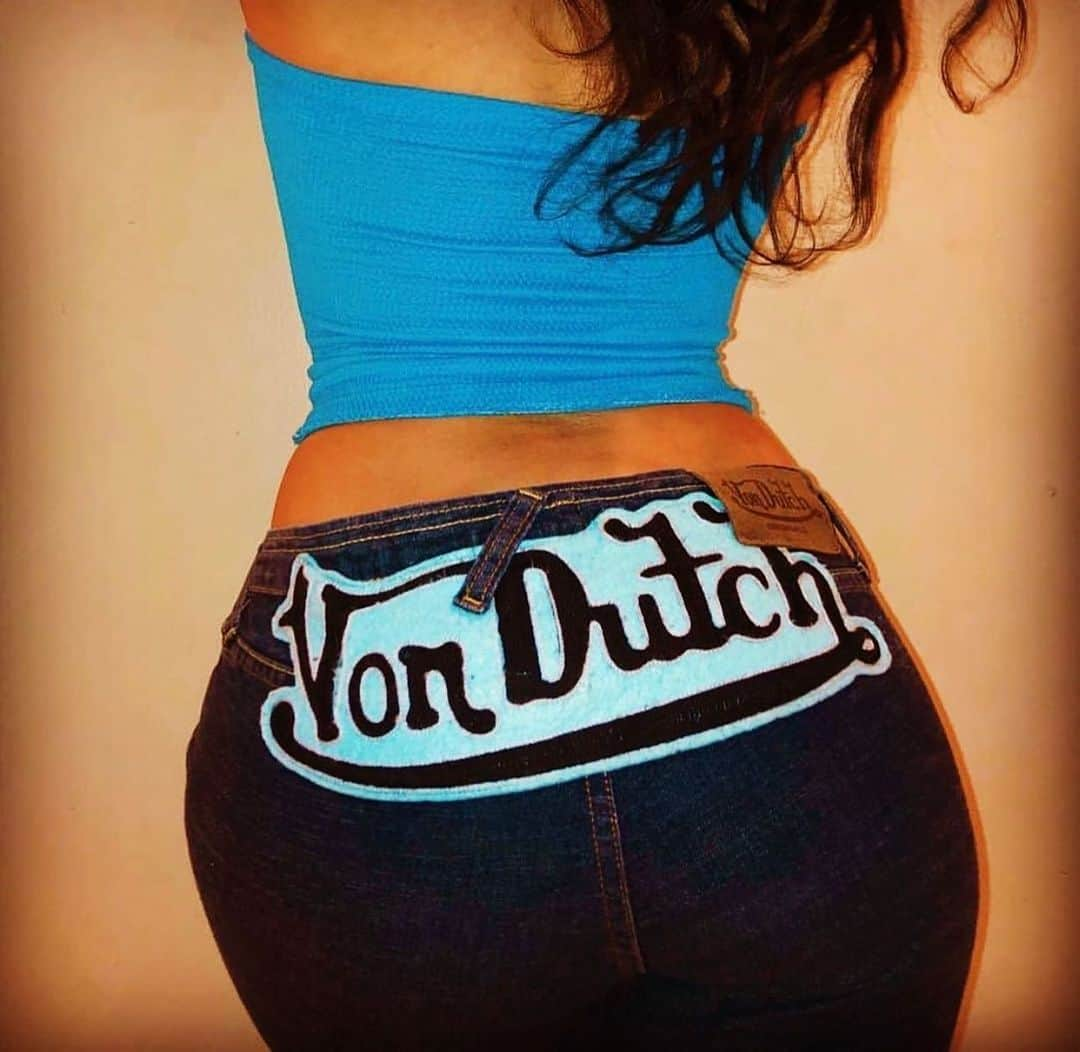 ボンダッチさんのインスタグラム写真 - (ボンダッチInstagram)「Thinking about dropping a new line of Von Dutch denim!! Remember these?! 😊🔥🥳 should we release new denim!! Comment below and let us know.」3月31日 2時38分 - vondutchgallery