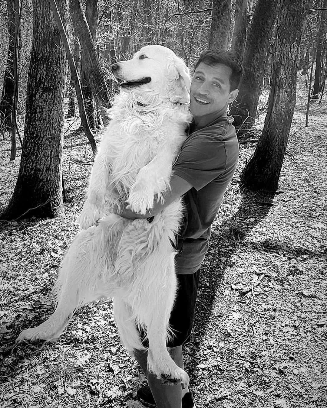 アレクシス・サンチェスのインスタグラム：「Humber 🐶🏠 🐾 True Love 🐾」