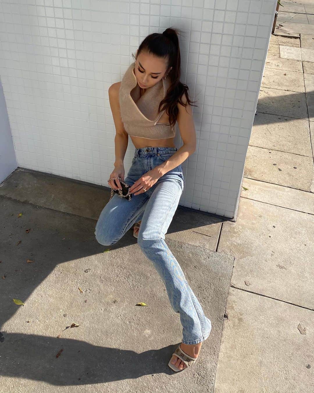 ルミ・ニーリーのインスタグラム：「🦋」