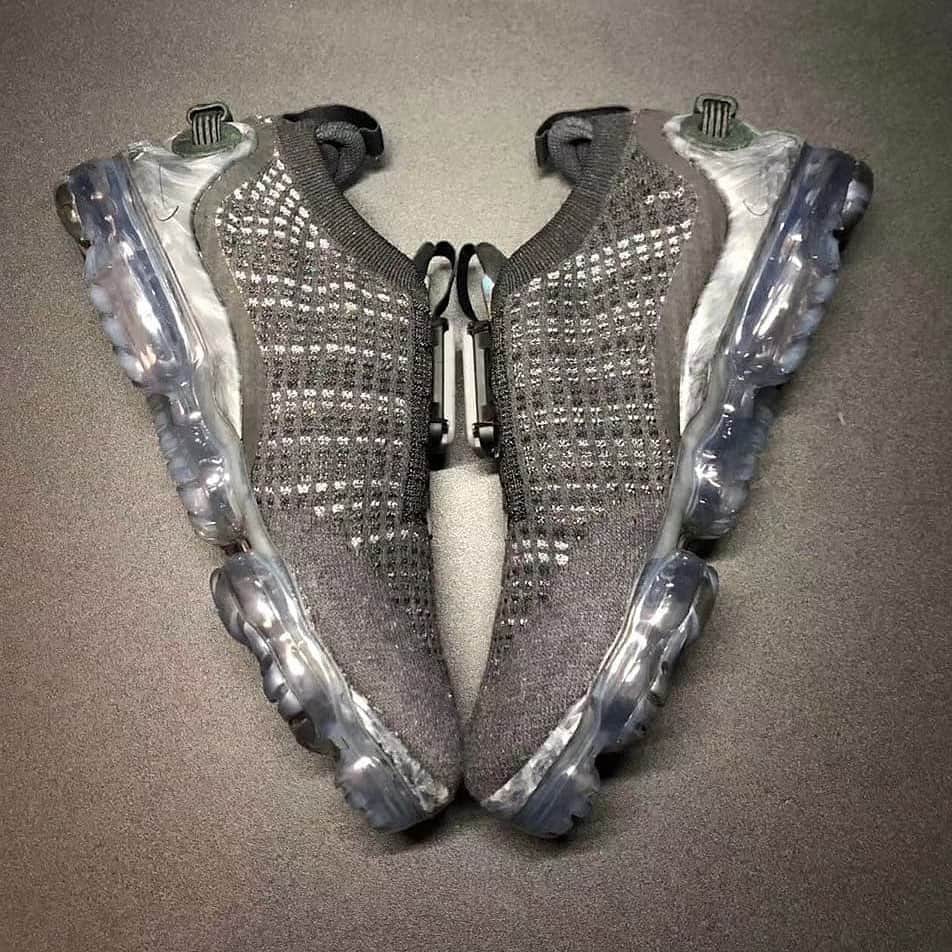 HYPEBEASTさんのインスタグラム写真 - (HYPEBEASTInstagram)「@hypebeastkicks: Here's a first look at "Black/Grey" iteration of the @nike Air Vapormax 2020. Featuring a two-tone recycled Flyknit upper, the silhouette boasts grey Swooshes at the midfoot, markings on the FlyEase laceless technology, heel tabs and extended heel counter at the rear while sitting atop a translucent VaporMax sole unit with more distinct rubber outsole segments. Stay tuned for release info.⁠⠀ Photo: @wavegod_thelegend」3月31日 4時48分 - hypebeast